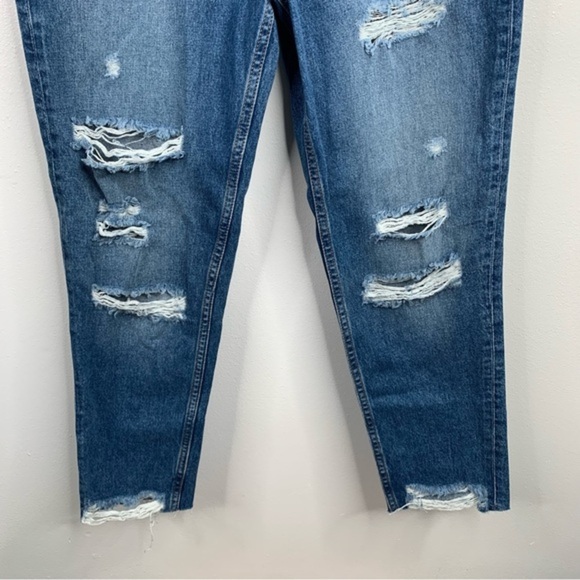 NWT H&M Divided Mom Jean High Rise Ripped Size‎ 6. Ankle Length - Picture 3 of 10